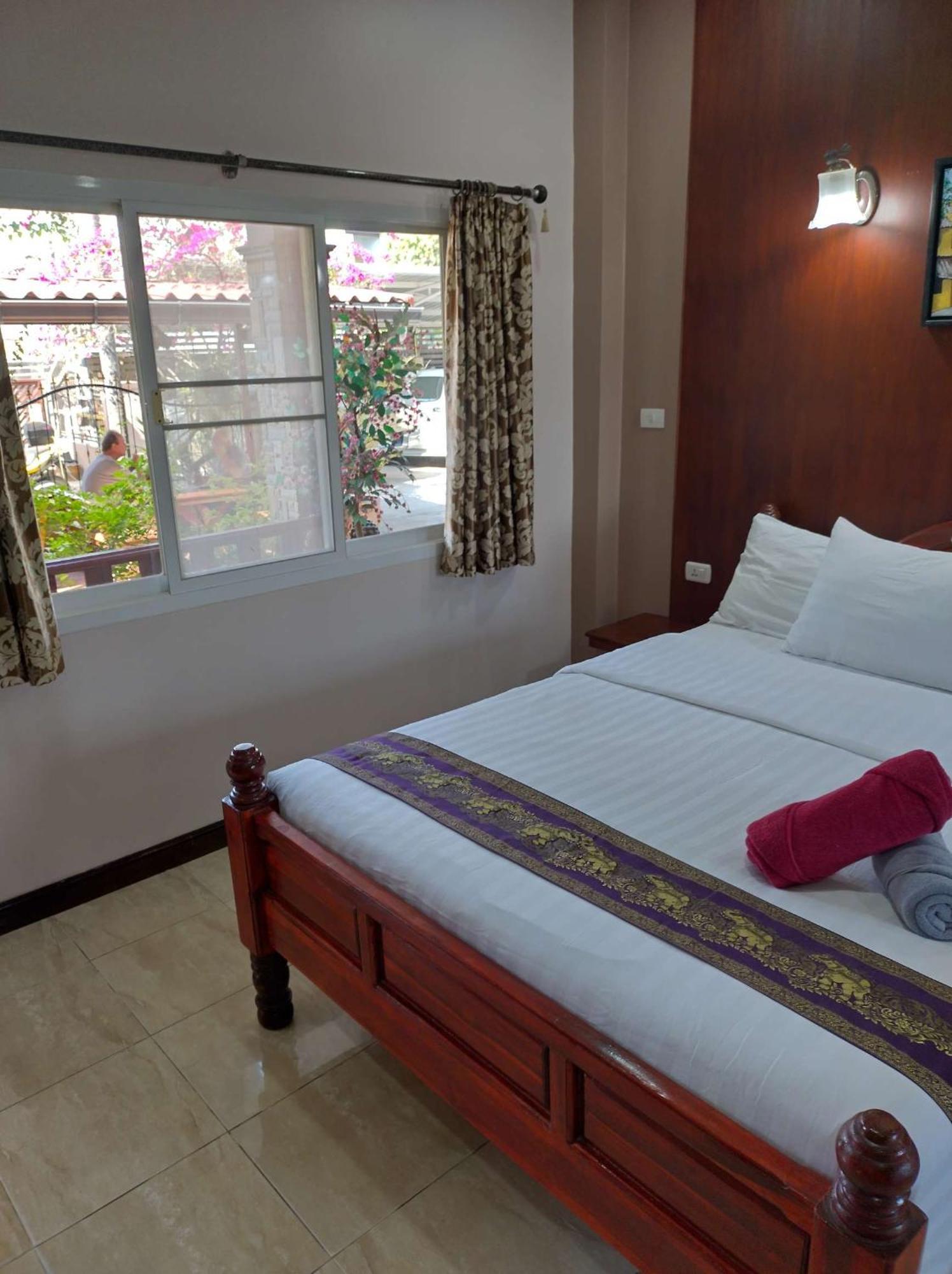 Mai Thai Guest House Khon Kaen Bagian luar foto